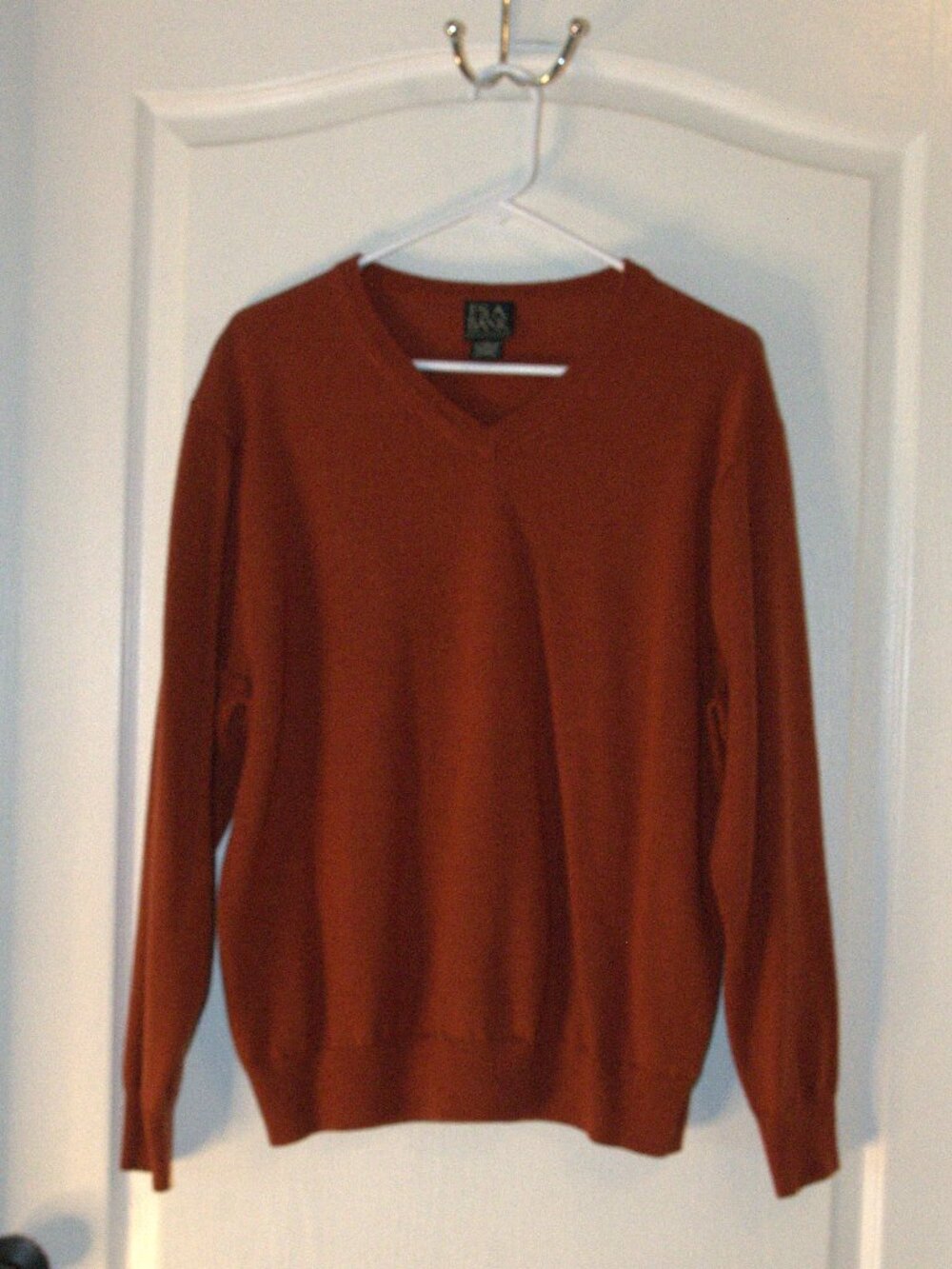 Jos. A. Bank Men's Long Sleeve V-neck Sweater size Large Burnt Orange